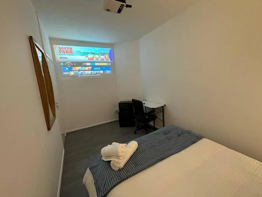 Small Cozy Private Bedroom Zone1 London